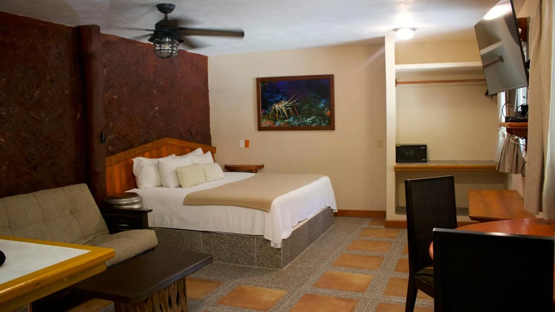 The Diving Lodge Downtown Puerto Morelos
